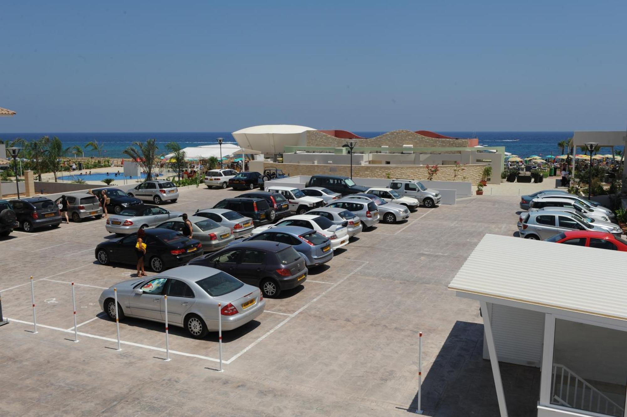 Polyxenia Isaak Luxury Villas And Apartments Protaras Extérieur photo