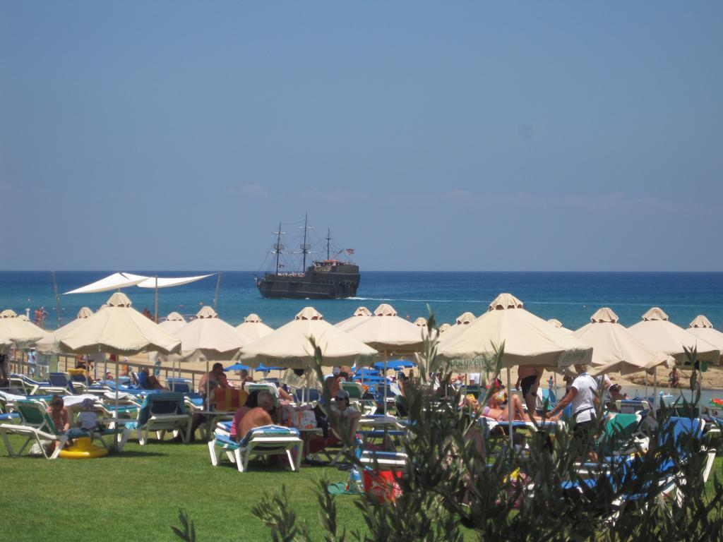 Polyxenia Isaak Luxury Villas And Apartments Protaras Extérieur photo