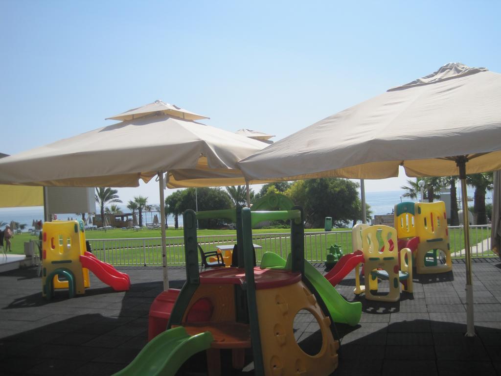 Polyxenia Isaak Luxury Villas And Apartments Protaras Extérieur photo